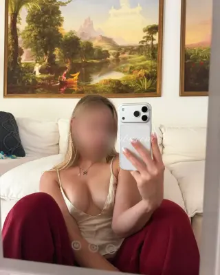 I’m available for hookup services both incall and outcall - Escorts in Sheffield