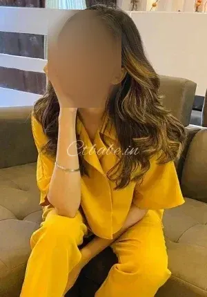 Komal Call Girls in Photo 1 of 1