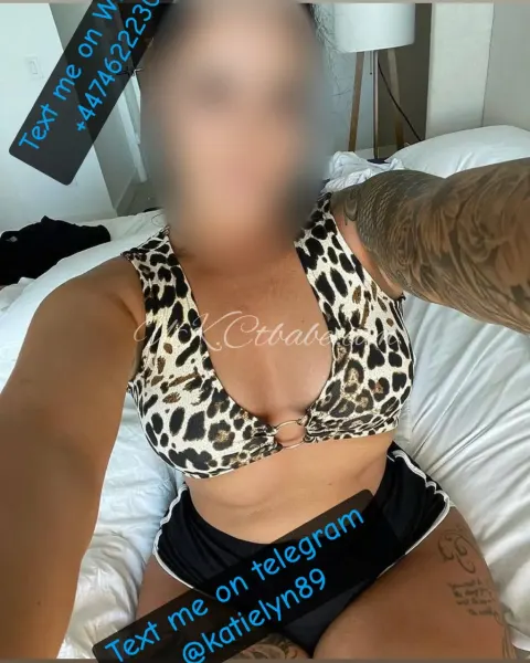 Katielynn I'm available now Photo 1 of 1
