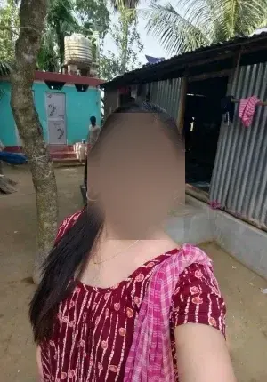 Meera High-profile call girl Photo 2 of 4