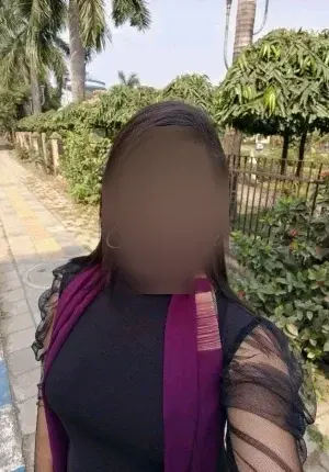 Meera High-profile call girl Photo 4 of 4