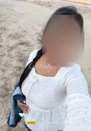 Pooja Singh  Low price genuine Photo 1 of 1