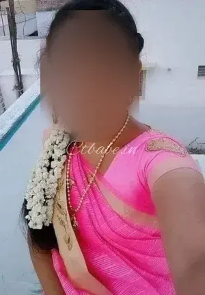 Anamika  tamil college girl Photo 1 of 1