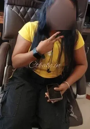 Arohi Ahmedabad escort service Photo 2 of 3