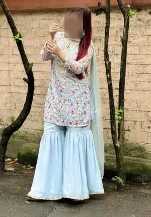  roshniresmi Call Girls in Photo 1 of 1
