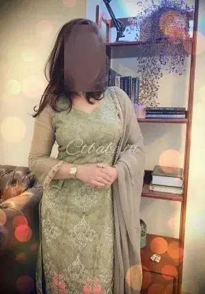 South Actress Escorts Hot Indian Models Photo 3 of 9