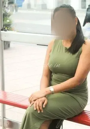 Poonam   Genuine girls Photo 1 of 2
