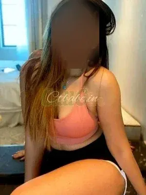 Farah Delhi Model Staying in 5 Star Hotels Call Girls In Delhi 9999O329O9 - Call Girls in Delhi