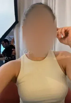 Preeti Sharma  🔰CASH ON DELIVERY🧿HOTEL Photo 1 of 2