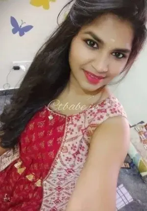 Anamika  Majestic kannada girl Photo 2 of 2