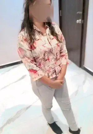 Deepa MOST BEAUTIFUL CALL Photo 1 of 1