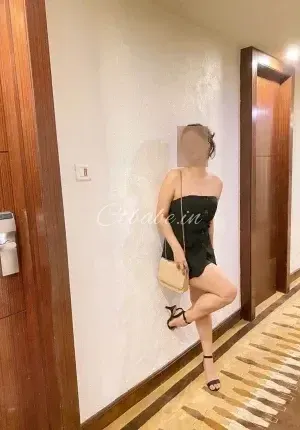 Maunika Call Girls in Photo 1 of 1